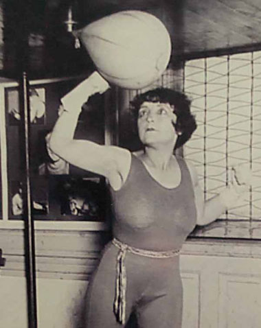 zzzjeanne-la-mar380