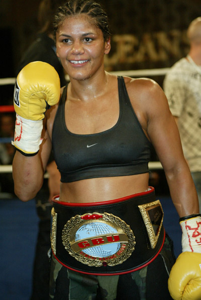 zzzlaracuente-belinda-photo-mao-2007